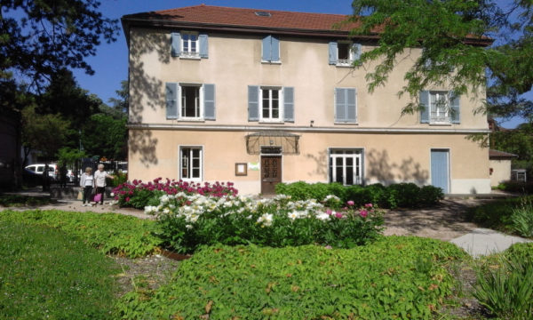 Centre Social de l'Orangerie côté Parc